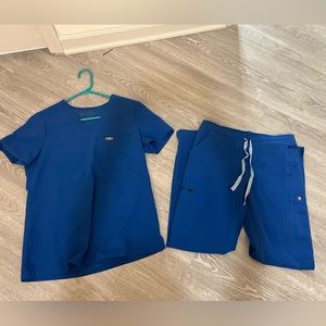 3 sets of figs scrub size small